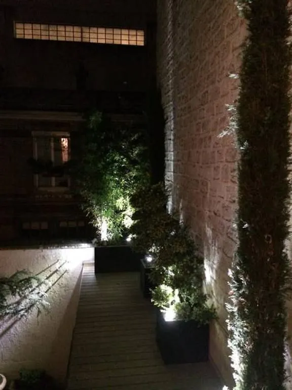 Bed & Breakfast Champs Elysees Homestay - Air Conditioning Paris