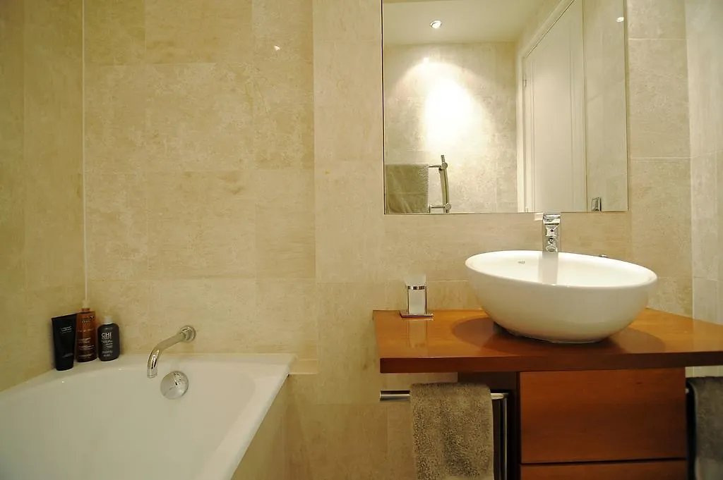 Champs Elysees Homestay - Air Conditioning Paris 3*,